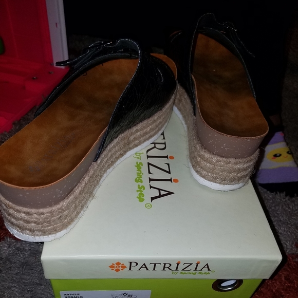 Platform Sandals - Picture 2 of 2